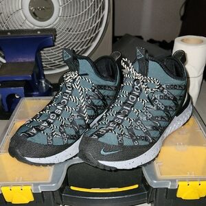 Nike ACG Teal and Black Trail Sneakers with Speckled Midsole